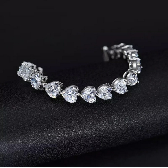 SALE!!! Stunning 30 ct Heart Cut Tennis Bracelet - Picture 9 of 16